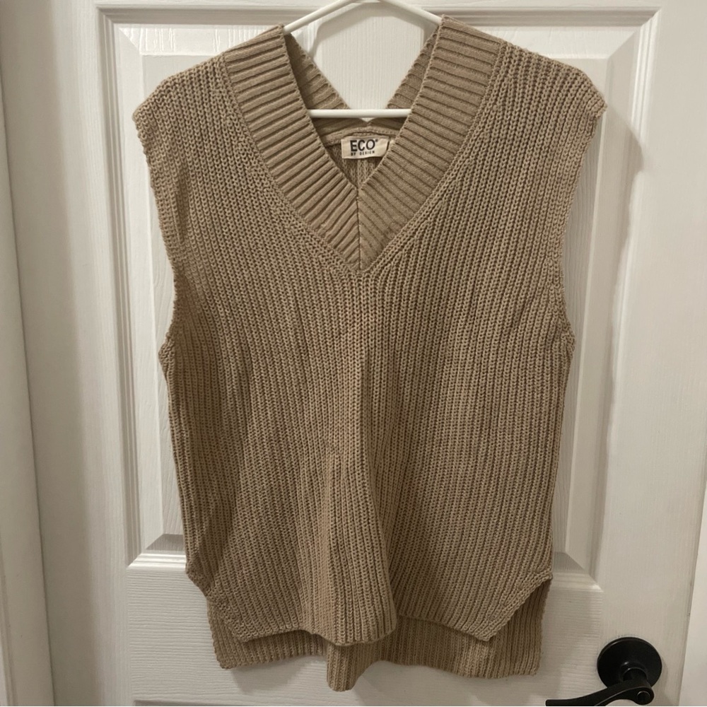 Sleeveless V-Neck Knit Sweater Vest in Beige